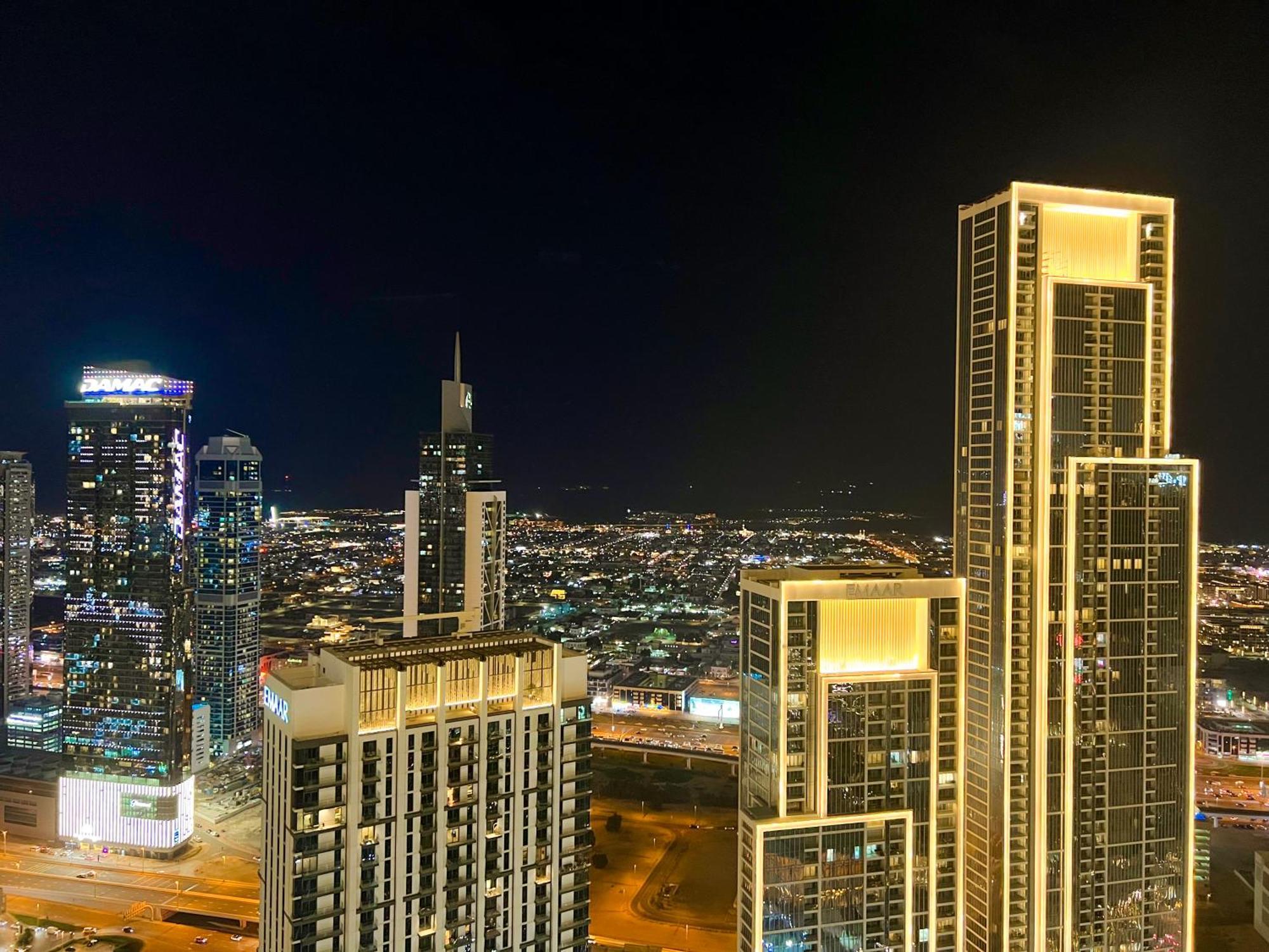 Downtown Luxury - Stunning Burj Khalifa & Sea View - 5 Minutes Walk To Dubai Mall Exterior photo