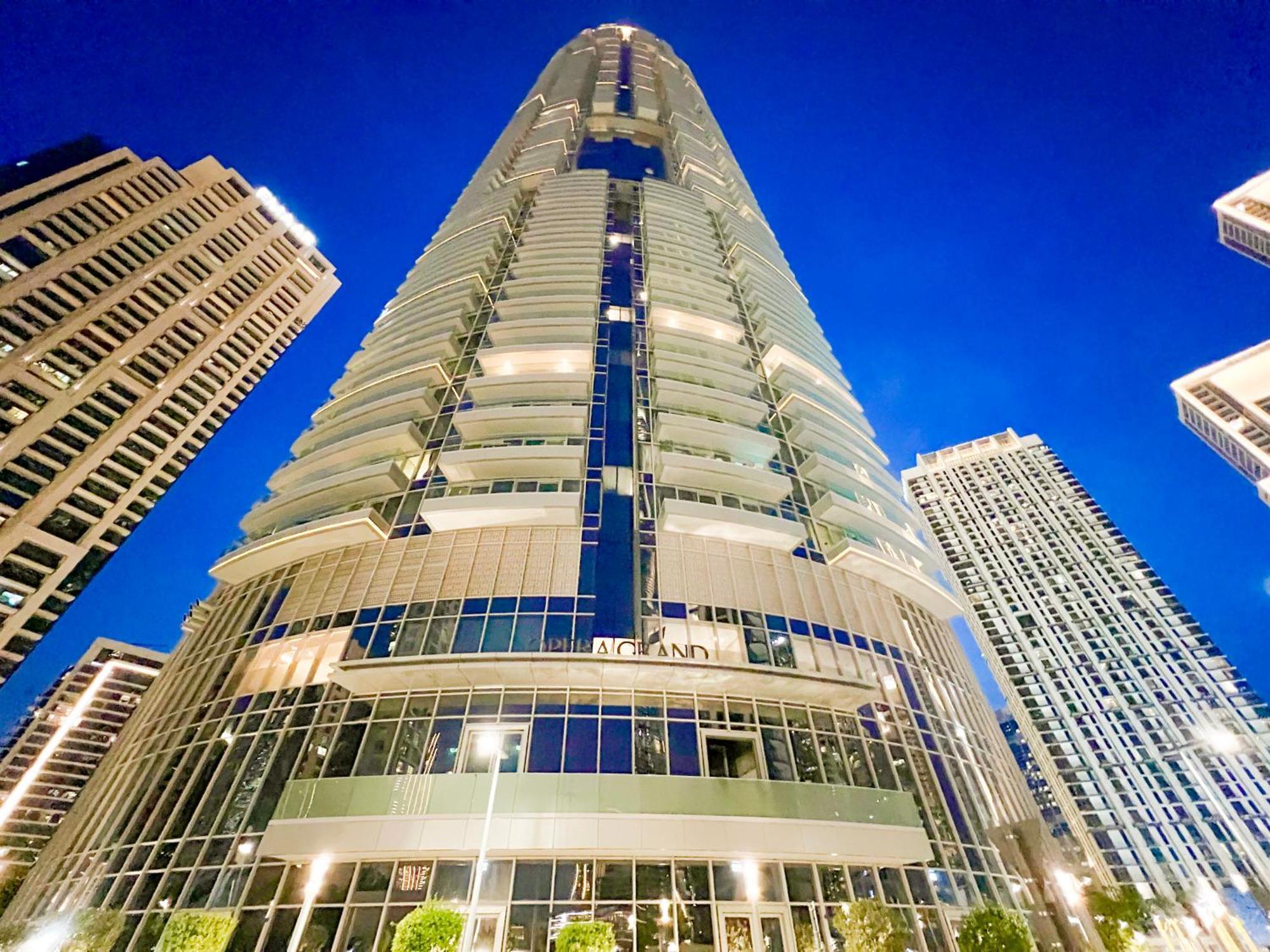 Downtown Luxury - Stunning Burj Khalifa & Sea View - 5 Minutes Walk To Dubai Mall Exterior photo