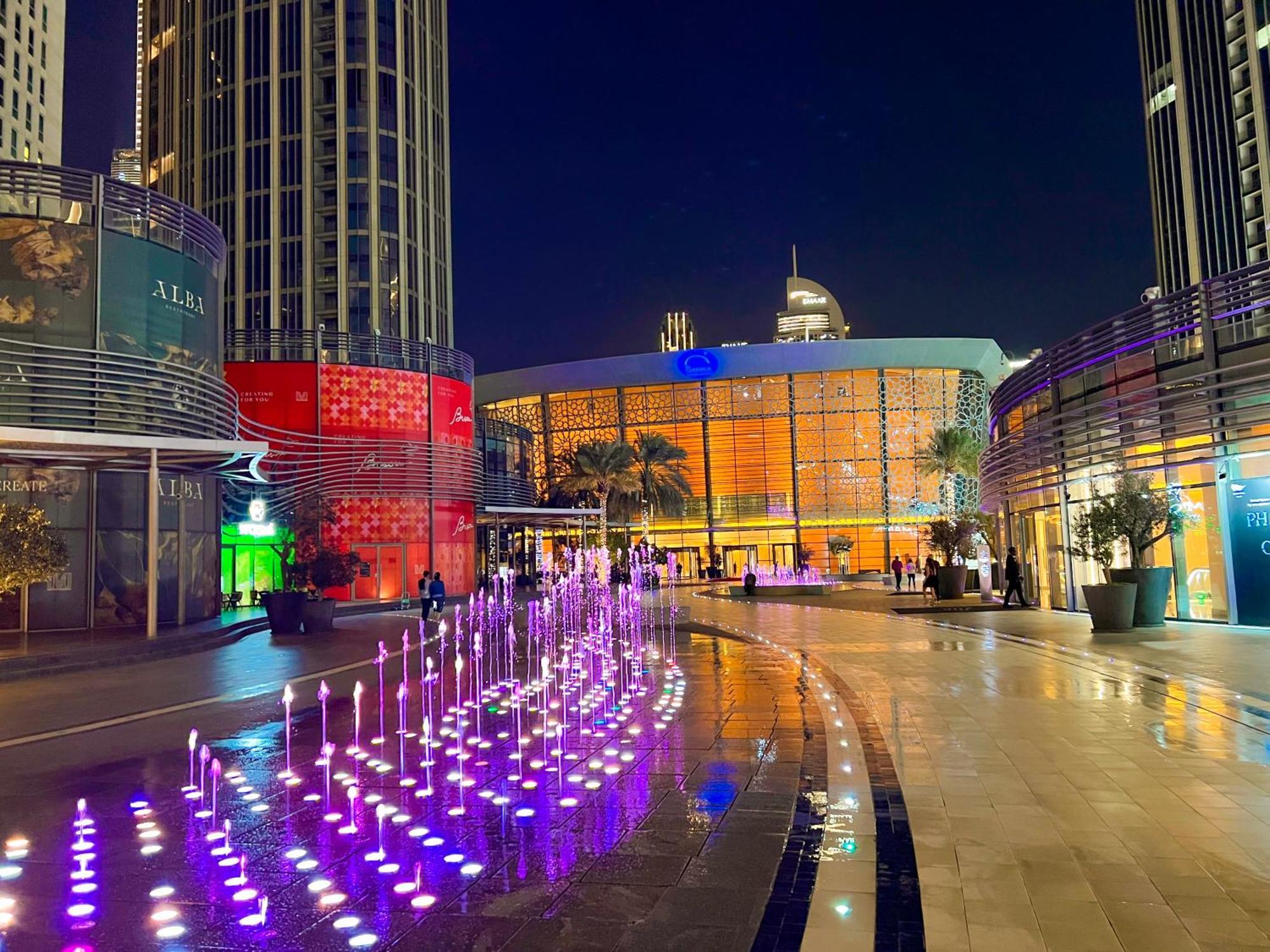 Downtown Luxury - Stunning Burj Khalifa & Sea View - 5 Minutes Walk To Dubai Mall Exterior photo