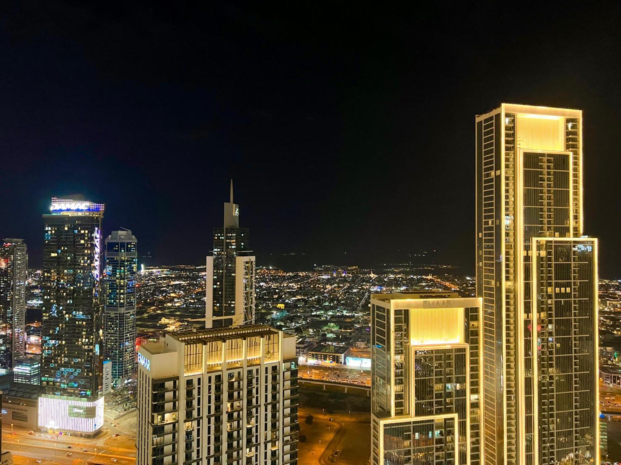 Downtown Luxury - Stunning Burj Khalifa & Sea View - 5 Minutes Walk To Dubai Mall Exterior photo