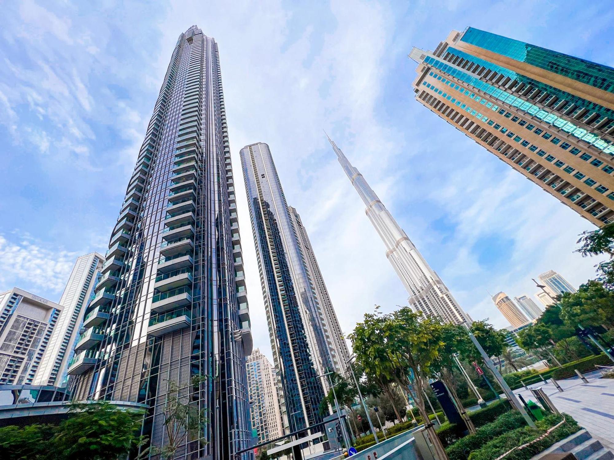 Downtown Luxury - Stunning Burj Khalifa & Sea View - 5 Minutes Walk To Dubai Mall Exterior photo