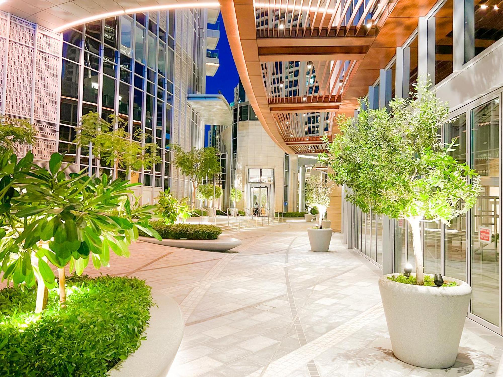 Downtown Luxury - Stunning Burj Khalifa & Sea View - 5 Minutes Walk To Dubai Mall Exterior photo