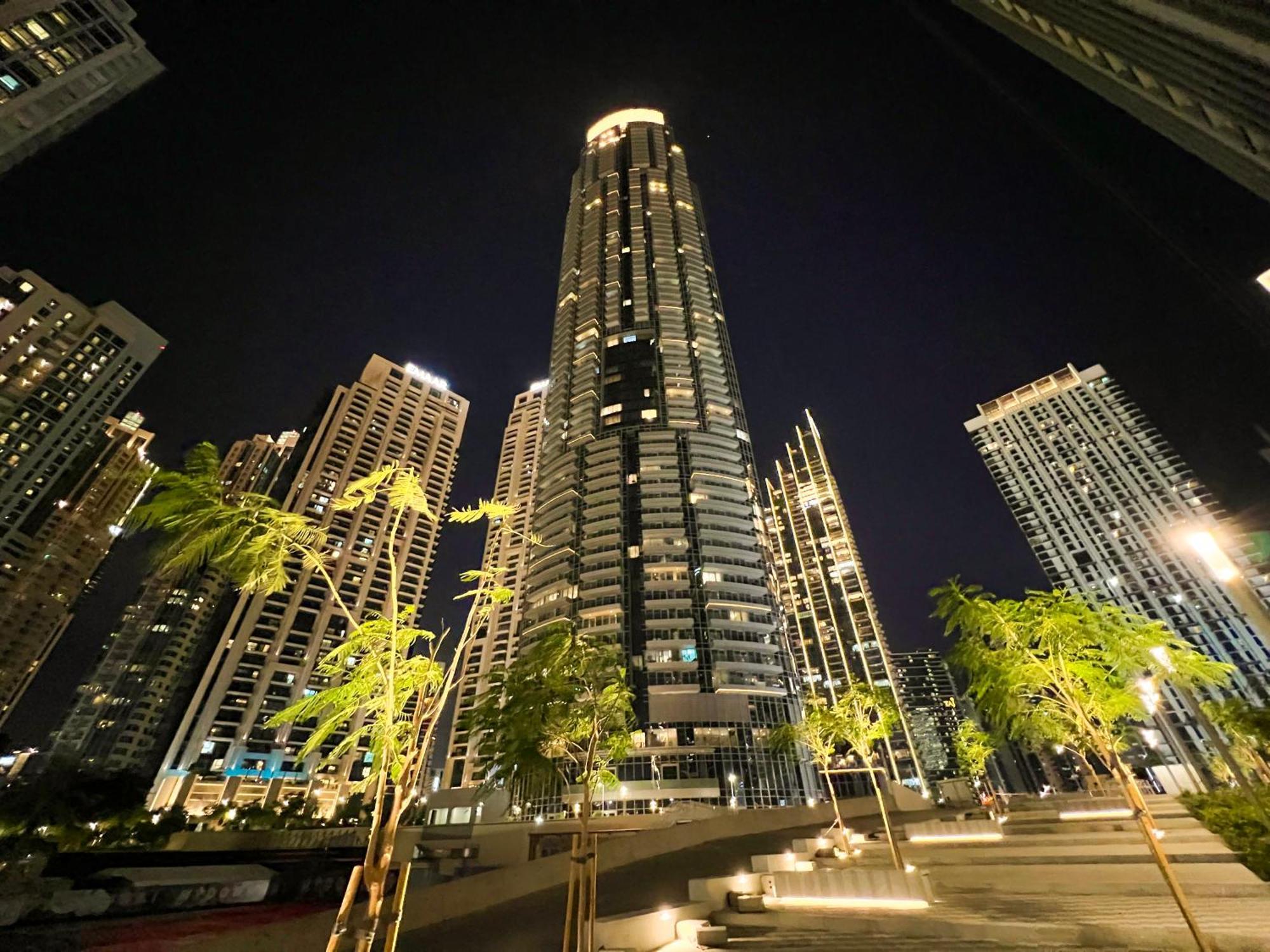 Downtown Luxury - Stunning Burj Khalifa & Sea View - 5 Minutes Walk To Dubai Mall Exterior photo