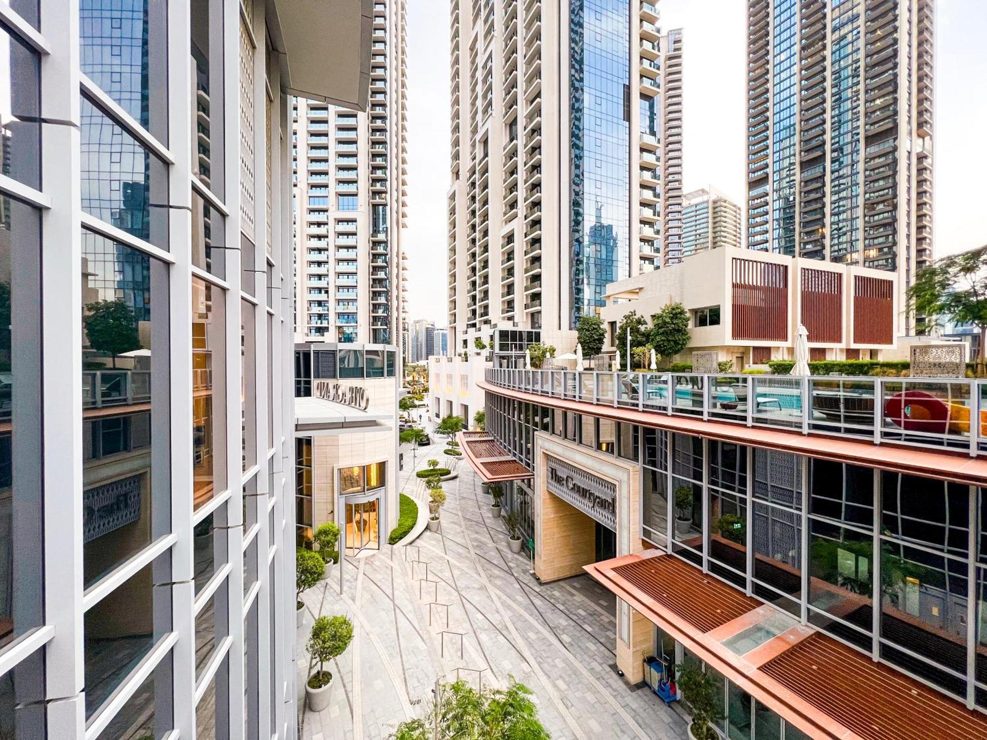 Downtown Luxury - Stunning Burj Khalifa & Sea View - 5 Minutes Walk To Dubai Mall Exterior photo