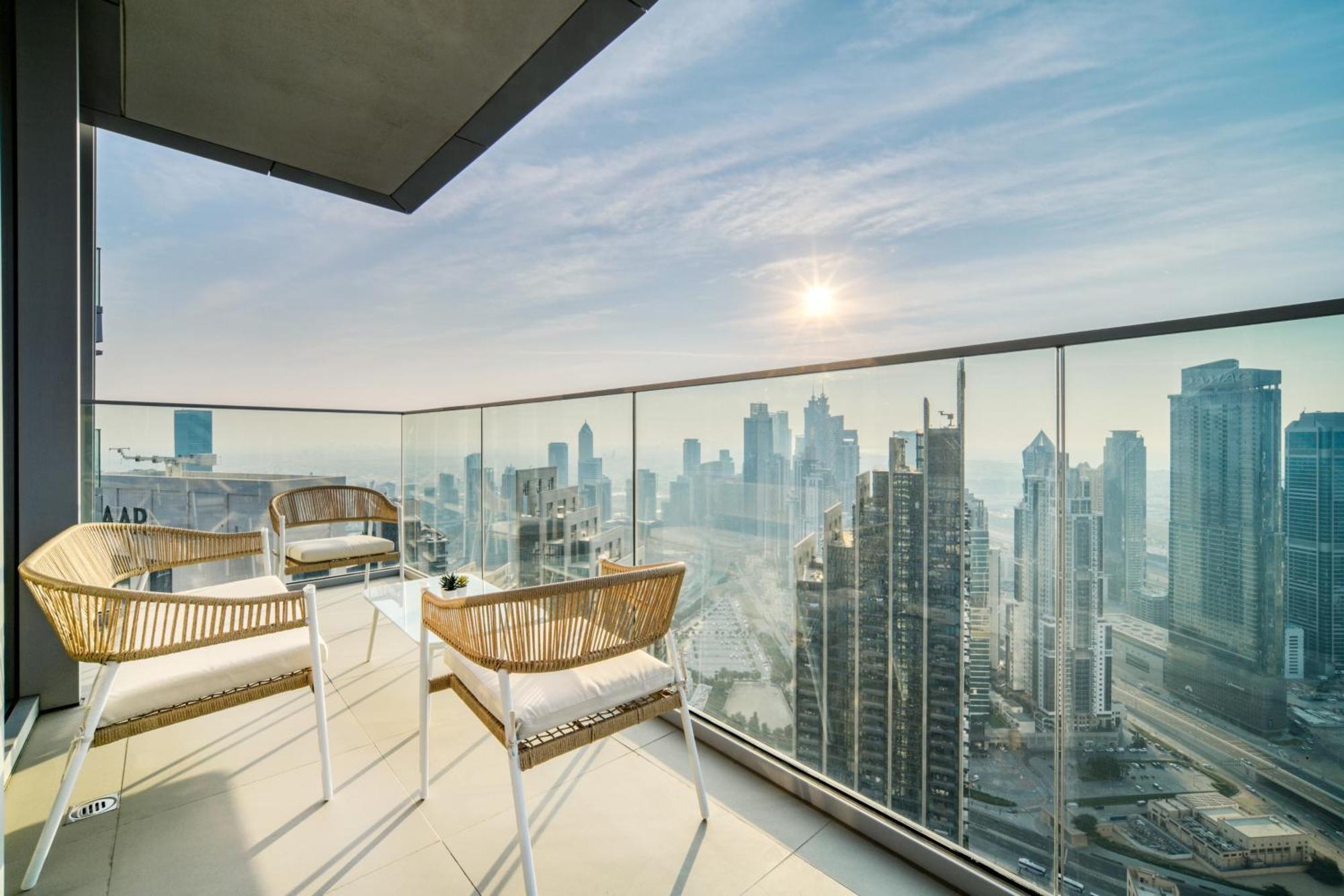 Downtown Luxury - Stunning Burj Khalifa & Sea View - 5 Minutes Walk To Dubai Mall Exterior photo