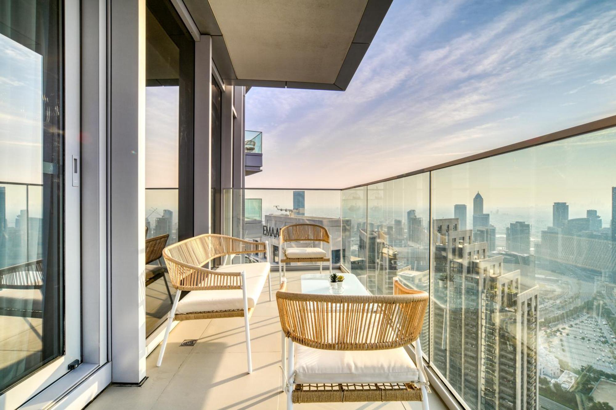 Downtown Luxury - Stunning Burj Khalifa & Sea View - 5 Minutes Walk To Dubai Mall Exterior photo