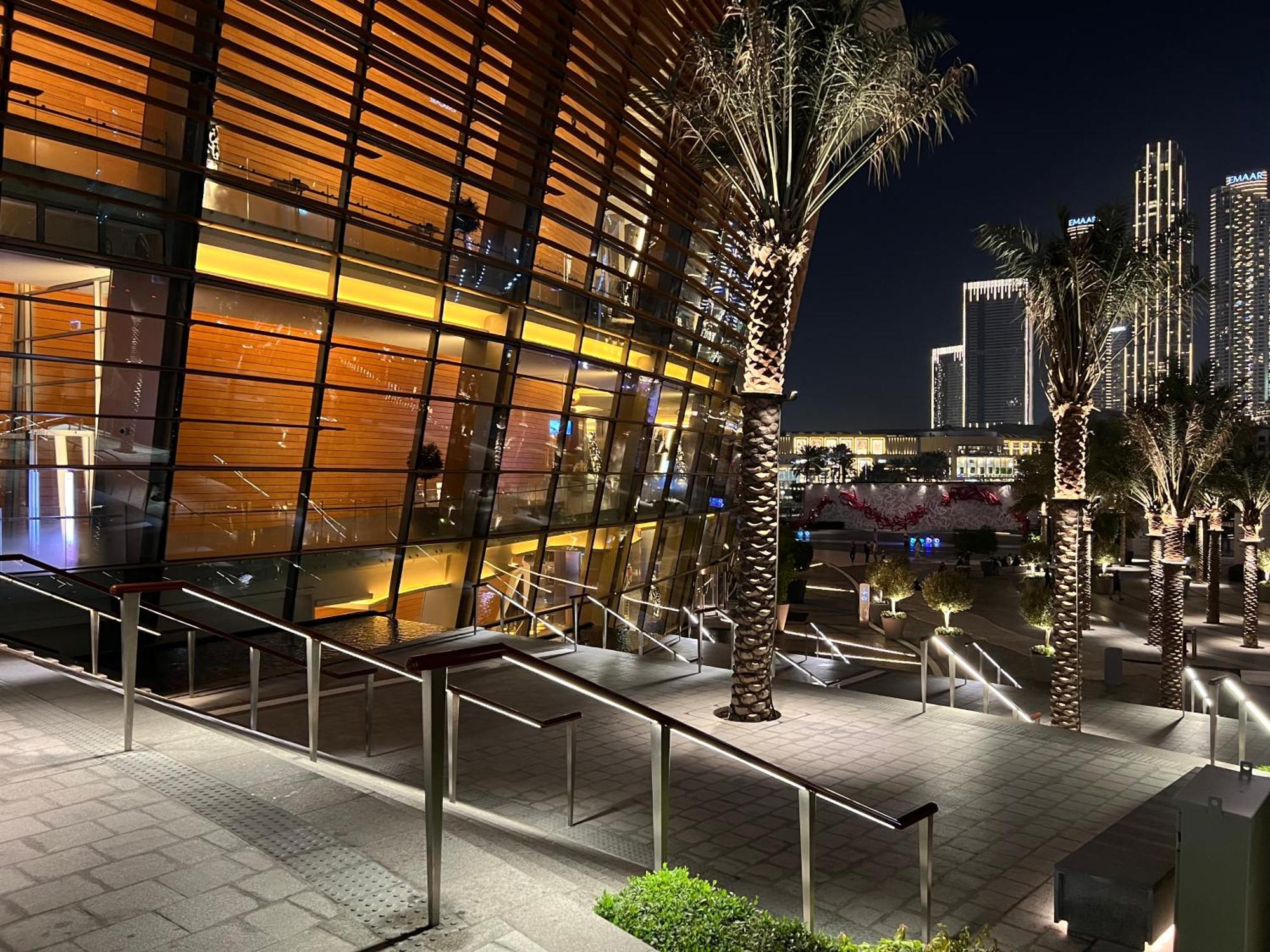 Downtown Luxury - Stunning Burj Khalifa & Sea View - 5 Minutes Walk To Dubai Mall Exterior photo